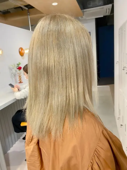 ハイライト 外国人風ハイライト コントラスト ハイライト 白髪ぼかし ハイトーン 透明感カラー ブリ Eight Yokohama所属 ハイトーン ハイライ トmikiのヘアカタログ ミニモ