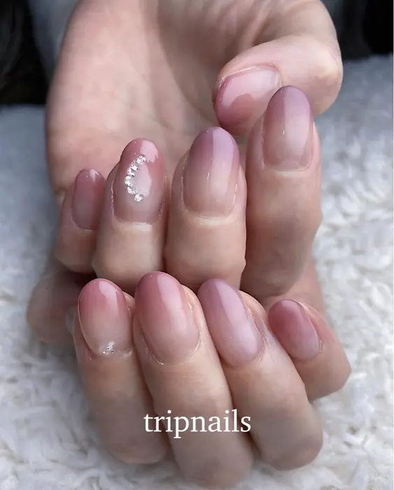 持ち込みパーツ グラデーションネイル Tripnails所属 Tripnails のネイルデザイン ミニモ