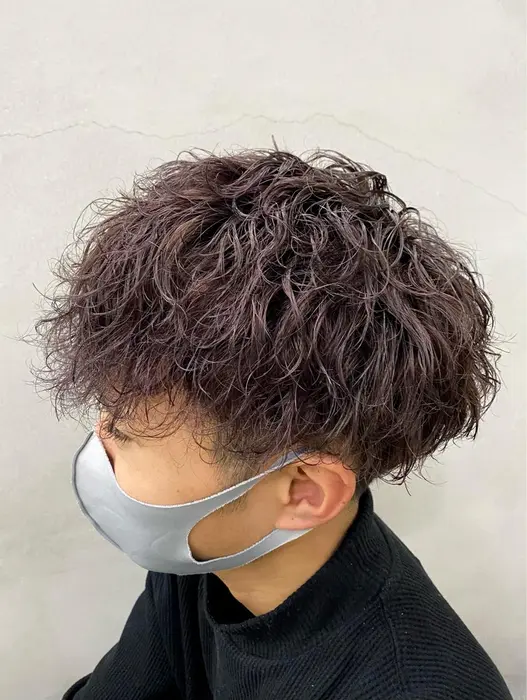 無造作スパイラルパーマ ラベンダーグレージュ ケアパーマ ケアブリーチを使えばパーマとブリーチの Shes京橋所属 メンズカット 須藤一樹のヘアカタログ ミニモ