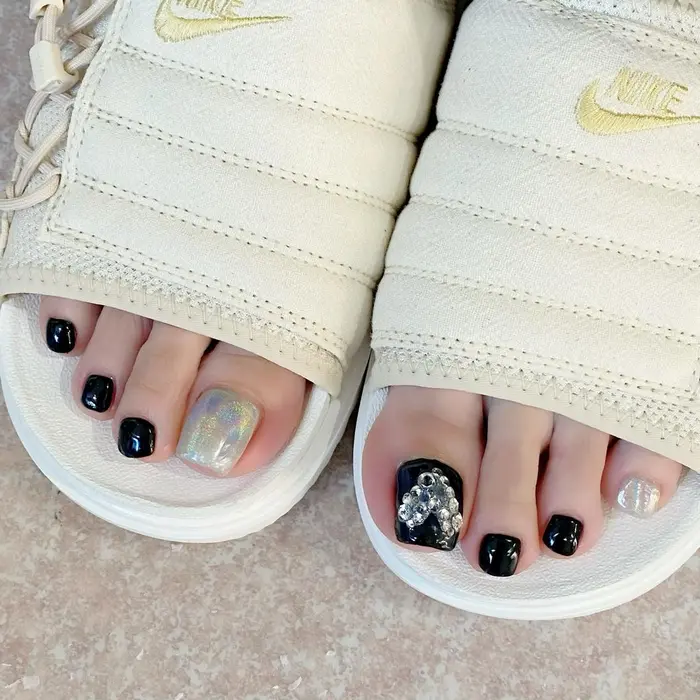 Instagram Kozue Nail 黒ネイル ユニコーンネイル フットネイル 秋フ Private Nail Salon K所属 Salon ｋのマツエクデザイン ミニモ