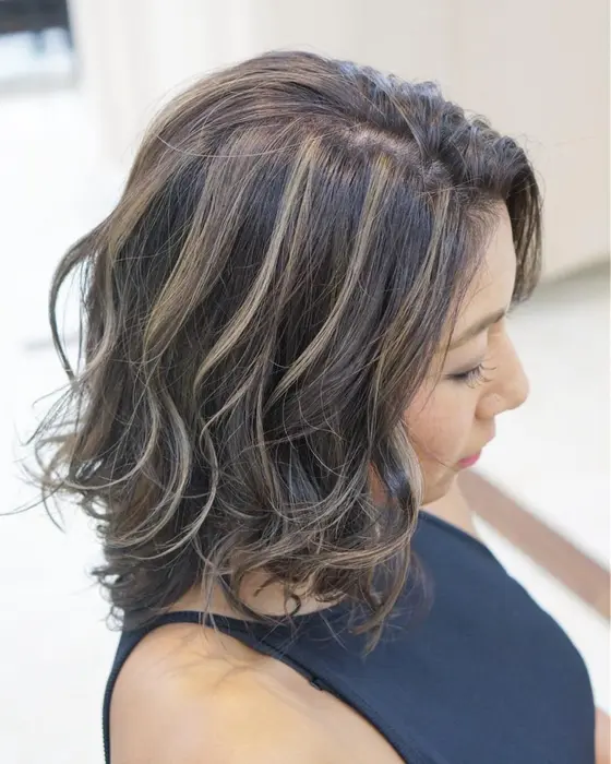 がっつり際立つハイライトカラー アディクシーカラーとヒュウグロス仕様 Full Bloom 所属 Full Bloomのヘアカタログ ミニモ