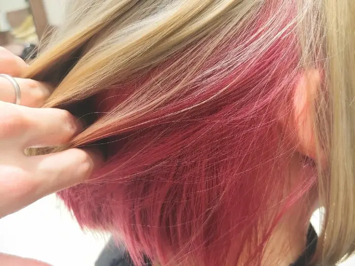 インナーカラー ピンク ケアブリーチ カラーバター スロウカラー オラプレックス マ Gokan ゴカン ごかん 所属 ナカシマ トシキのヘアカタログ ミニモ