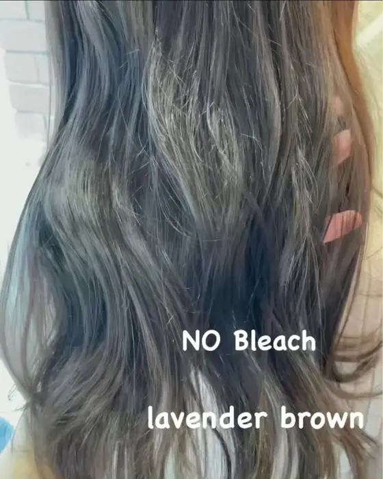 ラベンダーブラウン ラベンダーの艶と透明感が髪の毛を柔らかく見せてくれます 自然光だとここ Sea By Lond所属 神山拓海 柔らかベージュのヘアカタログ ミニモ
