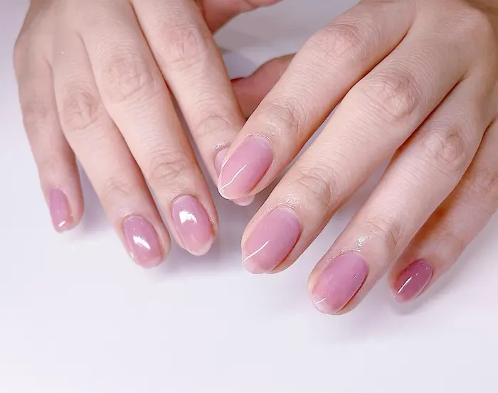 フォルムにこだわっているワンカラー ネイル 上品ネイル オフィスネイル 透け感ネイル 韓国ネイ Nail Salon Fleur所属 ネイリスト Chikaのネイルデザイン ミニモ