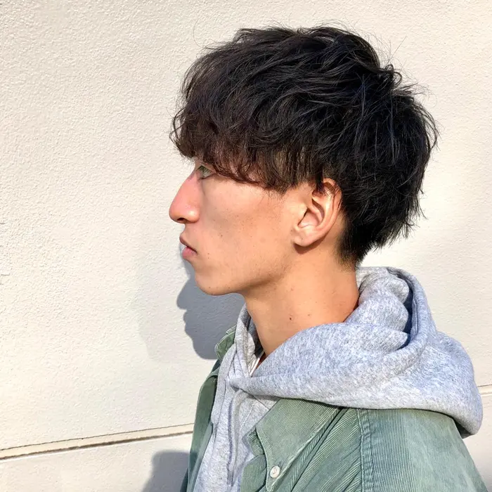 スパイラルパーマ 黒髪マッシュ Style藤沢所属 ツヤ髪カラー 部谷瑠斗のヘアカタログ ミニモ