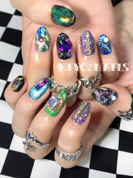 Adventure 誰かに期待するよりも 自分の未来に期待して どんどん挑戦していこう Kiyo Nails所属 横浜個性派ネイル Kiyoのネイル デザイン ミニモ