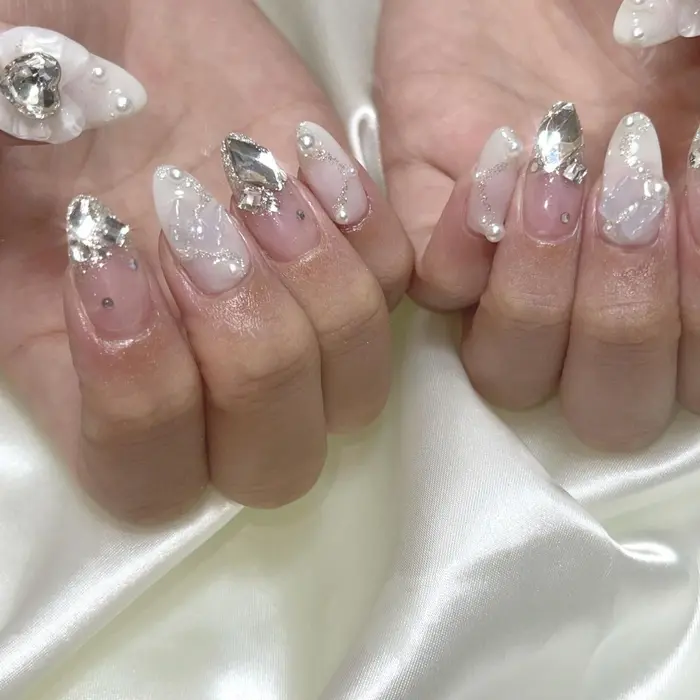 オーロラフィルム ガラスネイル 埋め尽くし デザイン 韓国ネイル ワンホンネイル クリアネイル アー Fein Total Beauty Salon 青山店所属 Fein トータ ルビューティーのマツエクデザイン ミニモ