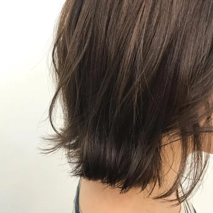 Beforeは赤髪でしたが綺麗にアッシュが入りました アッシュやグレーなど寒色系のカラーが得意で Blanco所属 吉田 凜のヘアカタログ ミニモ