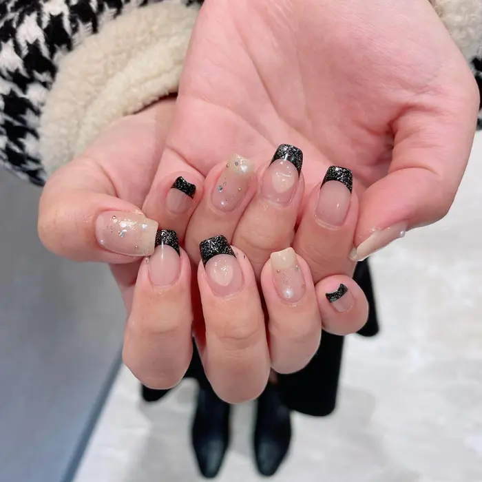 黒フレンチネイル︎｜emi (Cime nail所属)のネイルデザイン(20230106215332)｜ミニモ