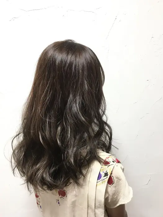 プラチナシルバー Sola By Little所属 可愛くかっこよく Mai Kのヘアカタログ ミニモ