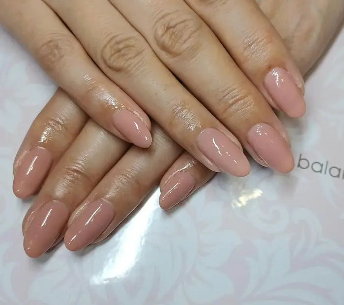 派手目カラーが苦手な方でも大丈夫です パラジェル認定サロンbalance長町店所属 丸谷 悠葵のネイルデザイン ミニモ