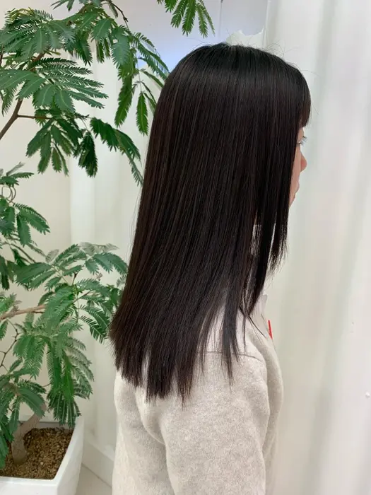 毛先を5センチほどカットし トリートメントスパで さらさらに アイロンも何も使わず乾かしただ Ark茅ヶ崎店所属 ハイトーン支持率 ほのかのヘアカタログ ミニモ