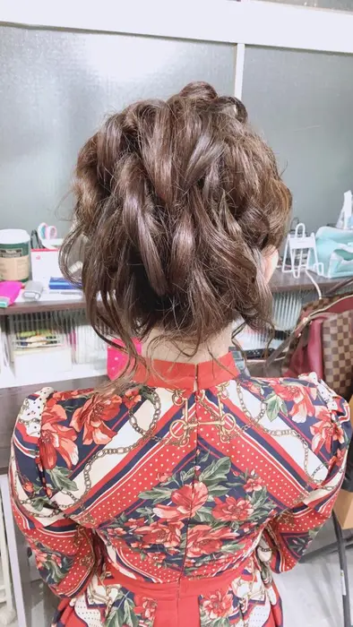 ロングヘアのアップスタイル Cocotinkココティンク所属 古屋 千絵のヘアカタログ ミニモ