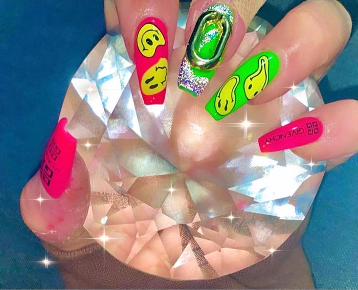 スカルプアート スカルプネイル ネオンカラー ネオンネイル ワンカラーネイル アー Happinas所属 Happinas Nail 脱毛のネイルデザイン ミニモ