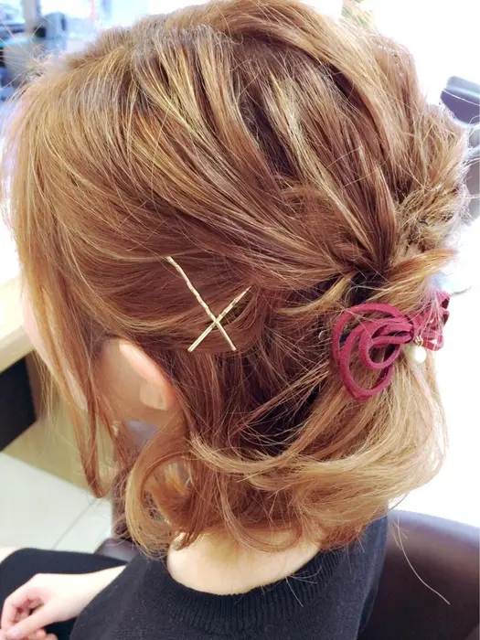 ショートボブヘアアレンジ 捻ってできる簡単ヘアアレンジ Style茅ヶ崎所属 店長 櫻井聖のヘアカタログ ミニモ