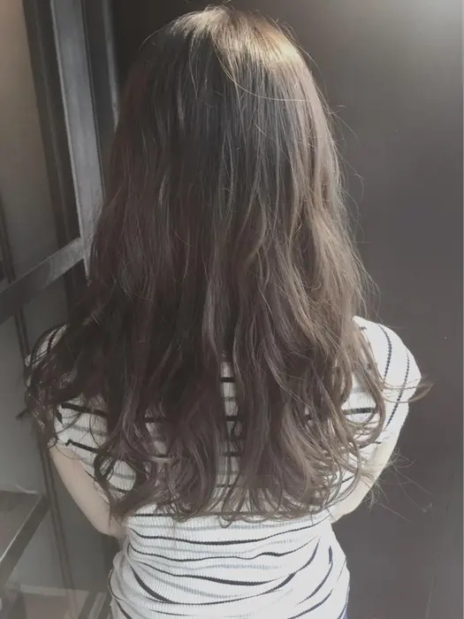 今 自分の中でホットなアッシュベージュ 赤みを打ち消し綺麗なスタイルに Eyl西梅田エイル所属 中村 直のヘアカタログ ミニモ