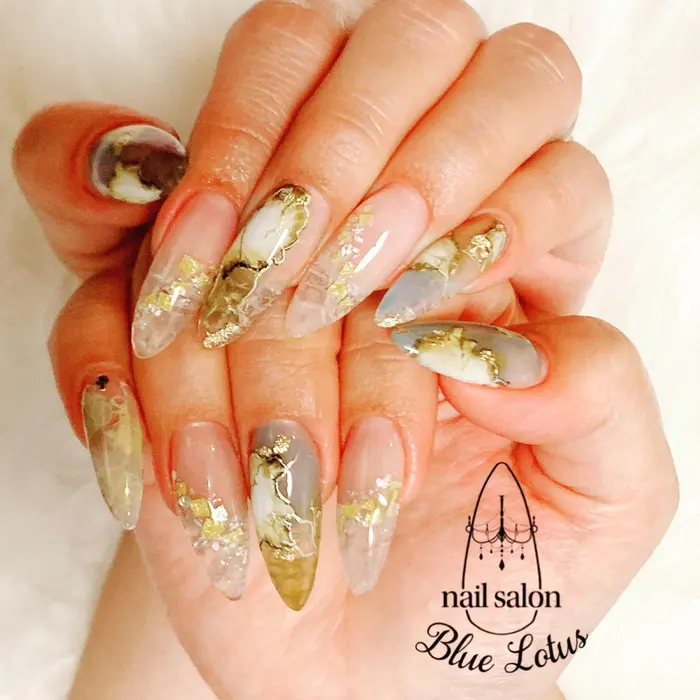 スカルプ10本長さ出し クラッシュネイル ニュアンス ネイルサロンblue Lotus ブルーロータス 所属 三浦 藍のネイル デザイン ミニモ