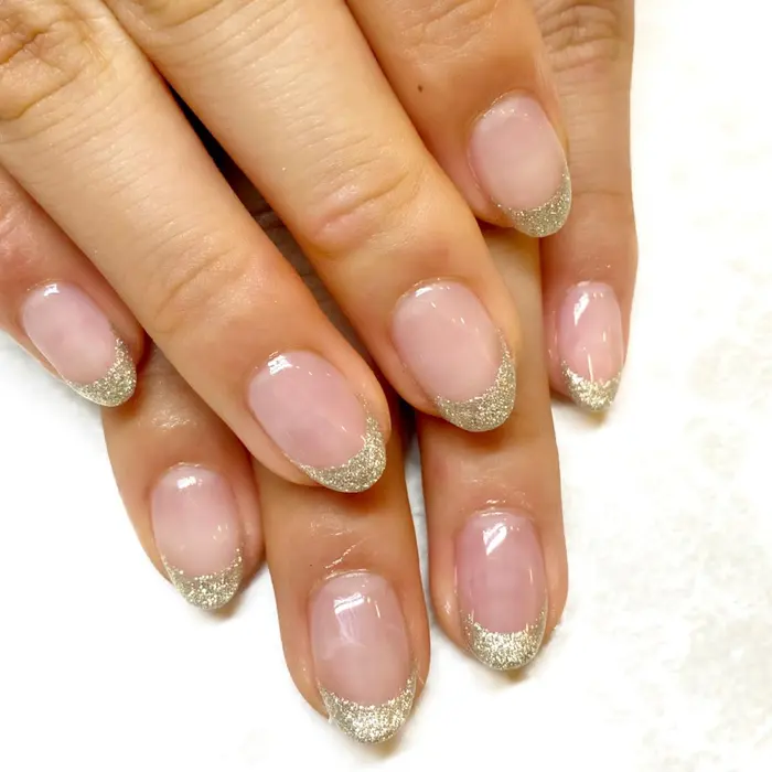 ジュニアネイリストによる フレンチ練習モデルメニュー ベースは基本クリアになるので お爪の傷な 銀座駅徒歩1分銀座lisse所属 銀座駅徒歩1分リセ Takeのネイルデザイン ミニモ