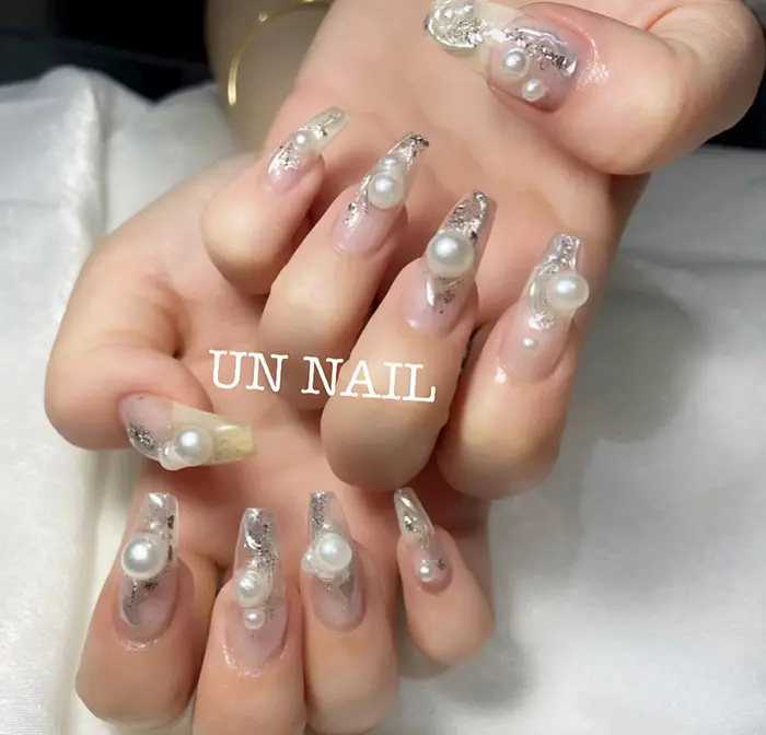 ニュアンスネイル シルバーネイル Unnail所属 Un Nailのネイルデザイン ミニモ