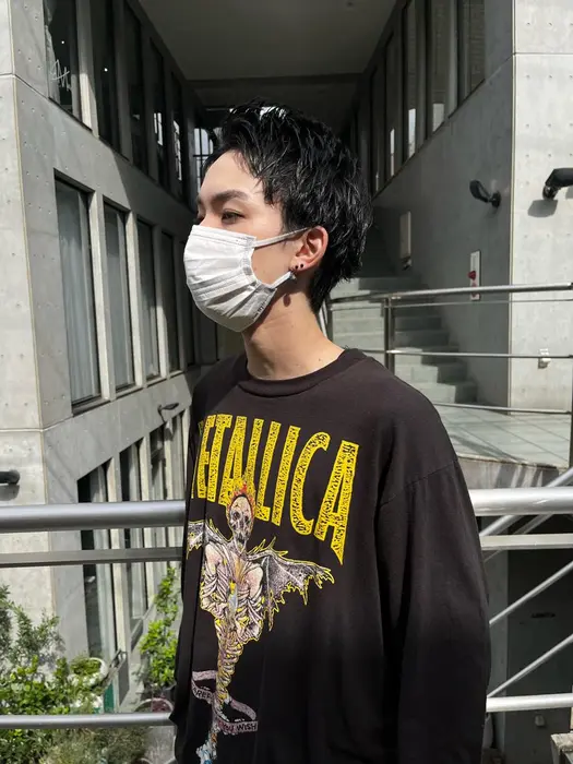 透けるblue メンズの暗めカラーもぜひおまかせください 光に当たると青がでてナチュラルで派手す Amrita Omotesando所属 Wanami Feyのヘアカタログ ミニモ