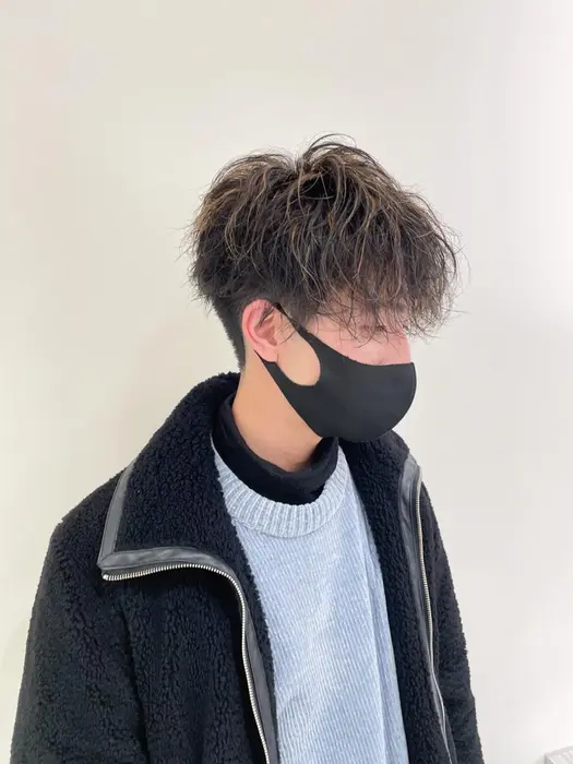 波巻き ツイストスパイラル 直毛の方でも自分が作るカールをパーマによって再現するのでこのようなス Marju銀座所属 メンズパーマ タケルのヘアカタログ ミニモ