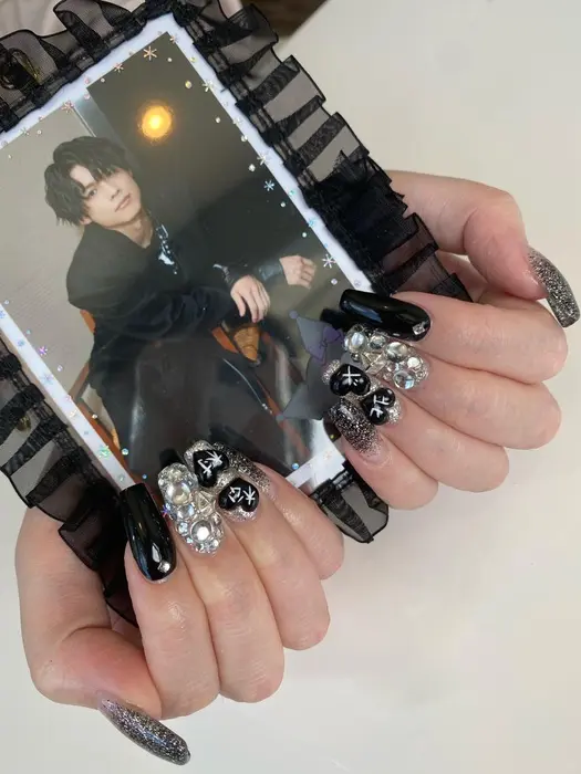 痛ネイル 真岡市ネイルサロン 真岡ネイルサロン ジャニオタネイル Sixtonesネイル S Nail Salon Cocoro所属 Nail Salon Cocoroのネイルデザイン ミニモ