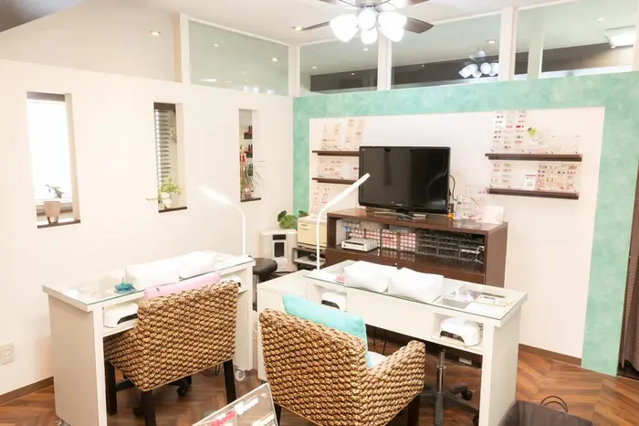 Nails Garden所属 山崎 景子のネイルデザイン ミニモ