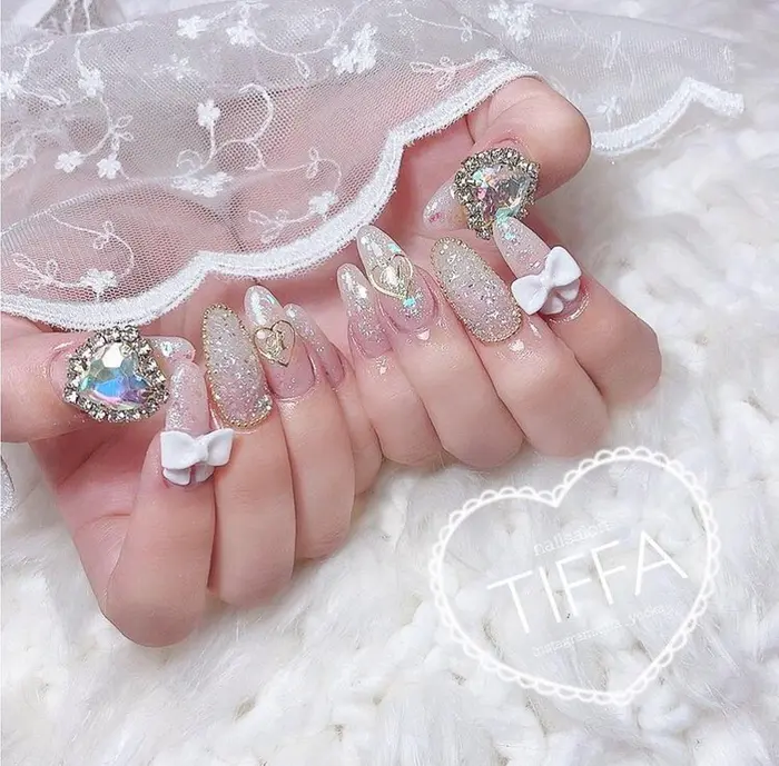 キラキラでゴテゴテ ネイルサロンティファ Nailsalontiffa Tiffa所属 Junior Nailstのネイル デザイン ミニモ