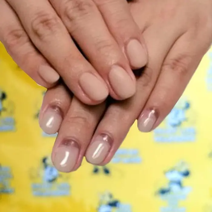 シンプルネイル オフィスネイル 新宿ネイル ネイル新宿 新宿三丁目ネイル 深夜ネイル ネイル所属 ツカダ チナツのネイル デザイン ミニモ