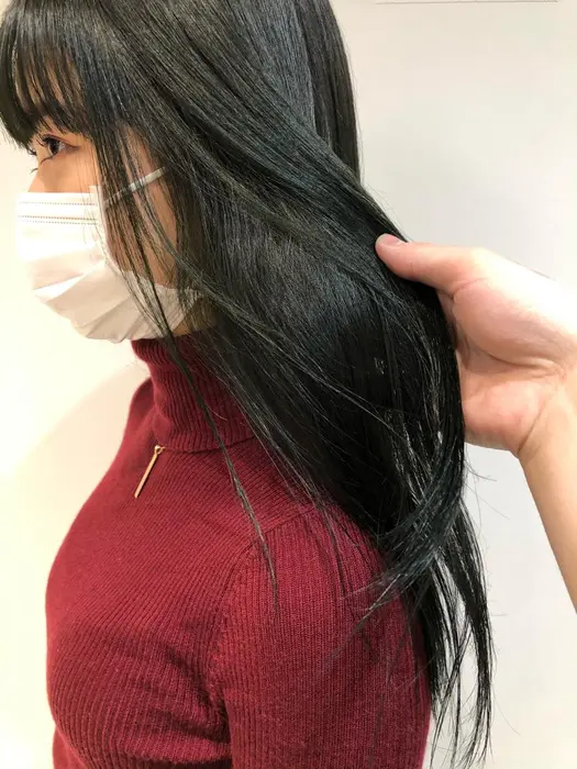 モスグリーン 暗めでも周りと違う色に挑戦したい方にオススメ Shea 所属 表参道 Shea神谷 悠太のヘア カタログ ミニモ