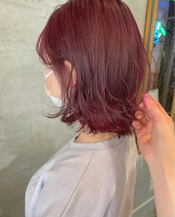 チェリーレッド色落ちをしっかり楽しめるカラーです Attic所属 ハナダ リサのヘアカタログ ミニモ