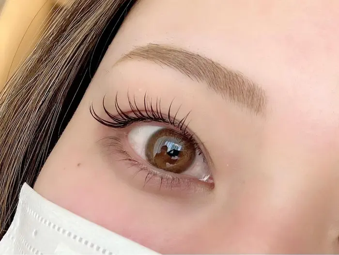 大人気パリジェンヌ 目頭から目尻までパッチリ可愛い ﾟ マツエクサロン Deep 完全個室 所属 Deep ｵｰﾅｰ 鈴木 菜摘のマツエク デザイン ミニモ