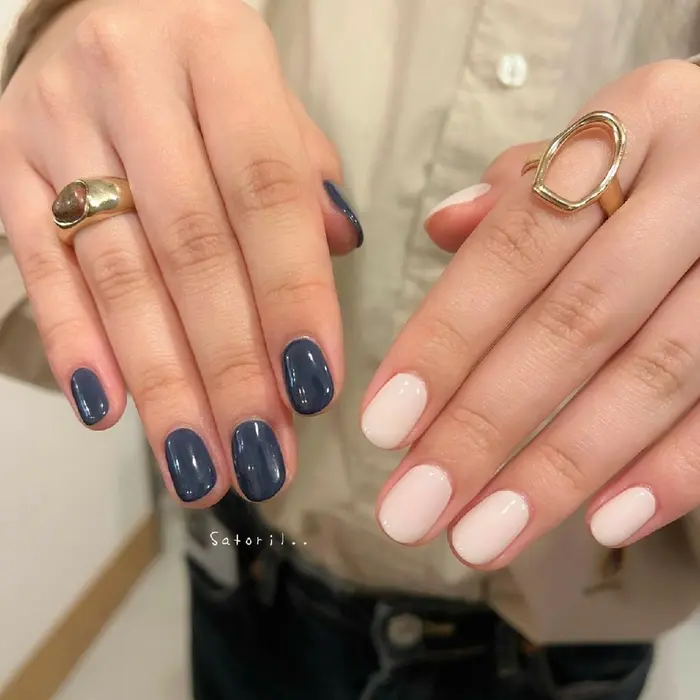 ネイビー ホワイトで大人っぽく ᐧ ᐧ Satoril Nail Room所属 Satoril Nailroomのネイル デザイン ミニモ
