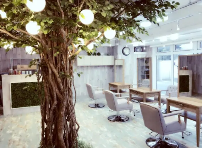 ナチュラルな雰囲気の美容室です 女性スタッフが多いので 安心してゆっくりしていただけたらと思います Albero所属 中小路 瞳のマツエクデザイン ミニモ