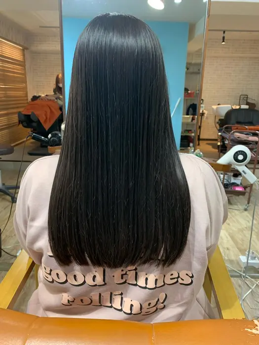 髪を綺麗に伸ばす為の枝毛切りと毛先の切り揃え 毛量調節を行なっております Ayame大泉学園店所属 Ayame おざ のヘアカタログ ミニモ