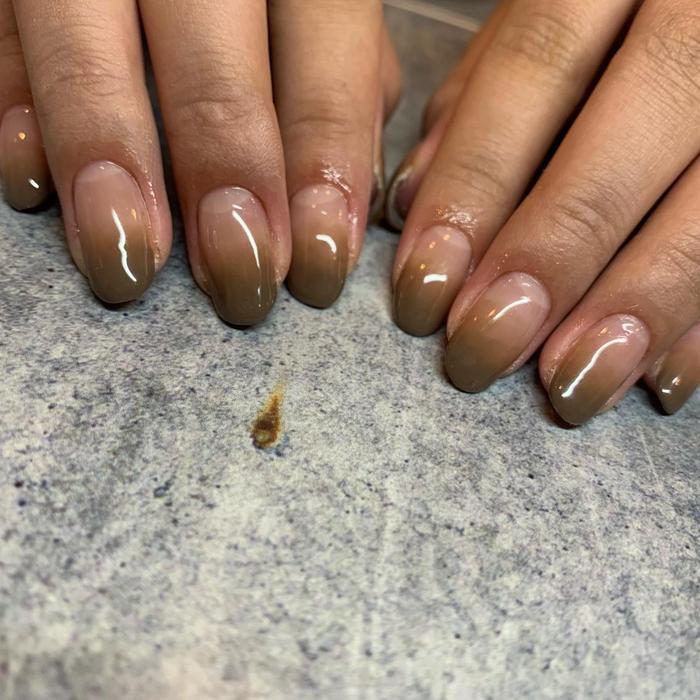 暗めカラグラ 8ist所属 Momoka Wのネイルデザイン ミニモ 暗めカラグラ 8ist所属 Momoka Wのネイルデザイン ミニモ