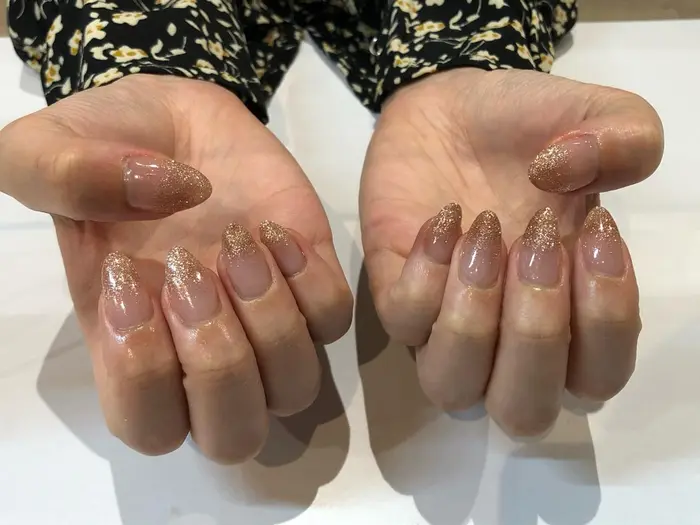 ハンドネイルラメグラデーション Nail Salon Ibelu京橋店所属 Nail Ibelu 光尾星南のネイル デザイン ミニモ