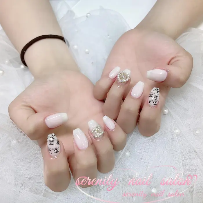 ネイル ジェルネイル 池袋ネイル ネイルデザイン パラジェル ラメライン ラメ ちゅるんネイル パ Serenity Nail Salon所属 Serenity Nail Salonのネイルデザイン ミニモ
