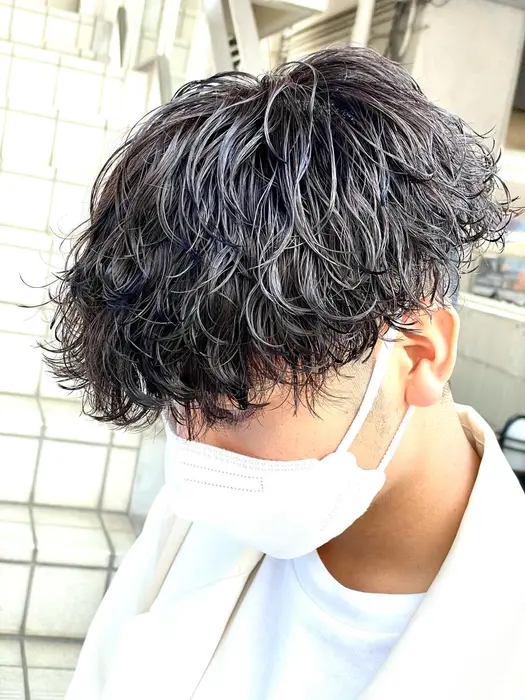 今人気の波巻きスパイラルパーマ Fifth 5heirdesign所属 メンズ専門美容師 上嶋芳宜のヘアカタログ ミニモ