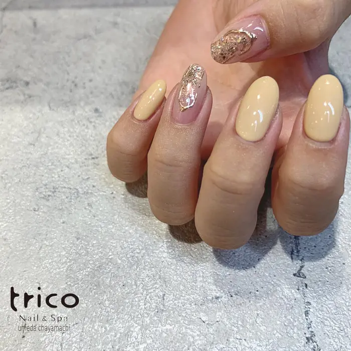くすみyellow Trico Nail梅田茶屋町店所属 佐々木 千紗のネイルデザイン ミニモ