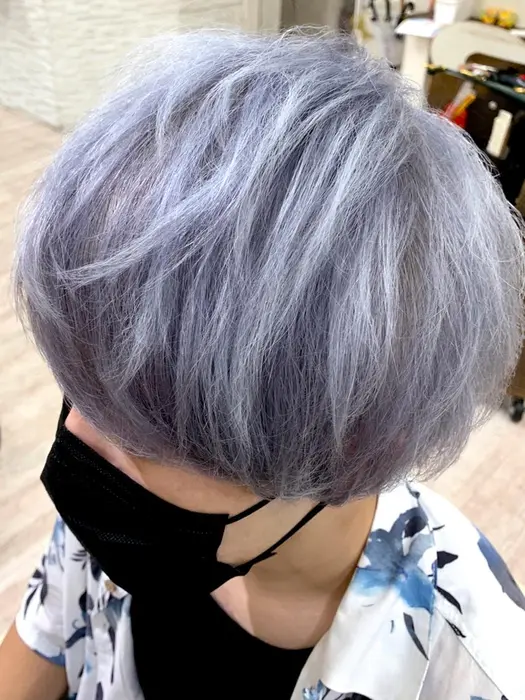 クリアブルーシルバーアッシュうざバング マッシュ Designer Sfactory所属 縮毛矯正マニア 斎藤良介のヘアカタログ ミニモ