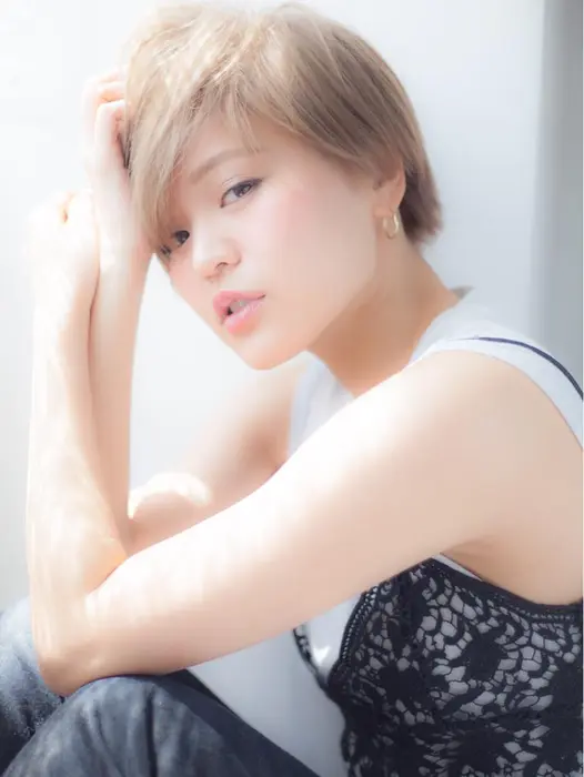 ハイトーンのショートスタイル 夏に合うスタイル Rean所属 Kumon Hironoriのヘアカタログ ミニモ