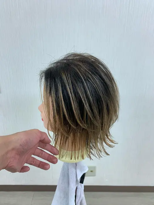 バックコーミング バレイヤージュ こちらはオンカラーしてません Hair Salon Colk調布所属 Colk調布 カサイのヘアカタログ ミニモ