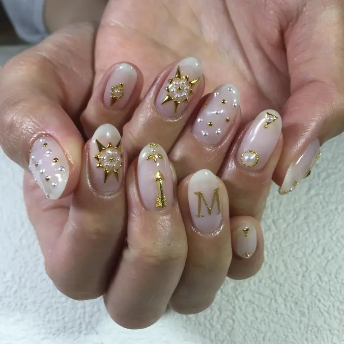 スタッズネイル G Up Nail所属 米田 律子のネイルデザイン ミニモ