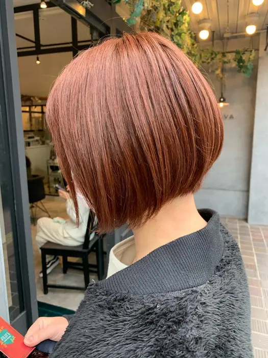 イルミナカラー ブリーチ無し ショートボブ ピンクオレンジ N Jillva 立川 ナンバー ジルバ 所属 N Jillva 本村 美月のヘア カタログ ミニモ