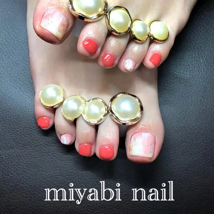 持ち込みデザイン フット夏ネイル 優しい杏子カラー銀箔入りニュアンスアートが可愛い ニ 自宅サロン Miyabi Nail所属 Miyabi Nail 桂川駅近くのネイルデザイン ミニモ