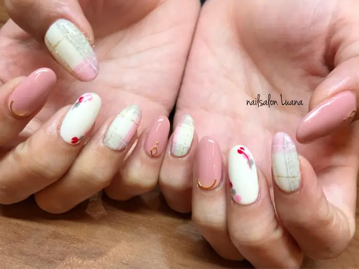 バレンタインネイル もふもふブランケット風チェックが可愛い Nail Salon Luana所属 高柳 美香のネイル デザイン ミニモ