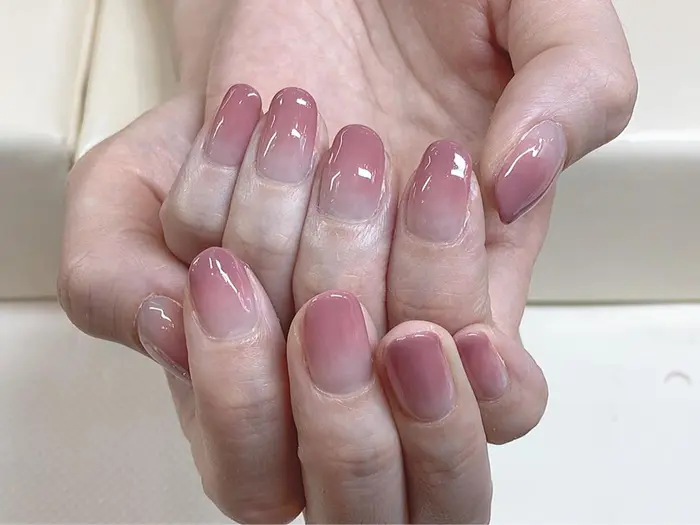 大人ピンクのカラーグラデーションです Elixir Nail 新橋所属 エリクサーネイル新橋 中村のネイル デザイン ミニモ 大人ピンクのカラーグラデーションです Elixir Nail 新橋所属 エリクサーネイル新橋 中村のネイル デザイン ミニモ
