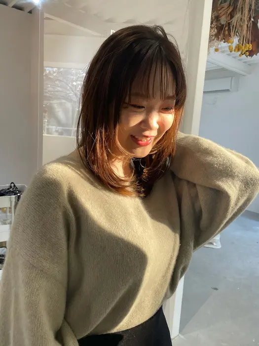 顔まわりが動くフェイスレイヤー Nomad ノマド 所属 島田 彩のヘアカタログ ミニモ