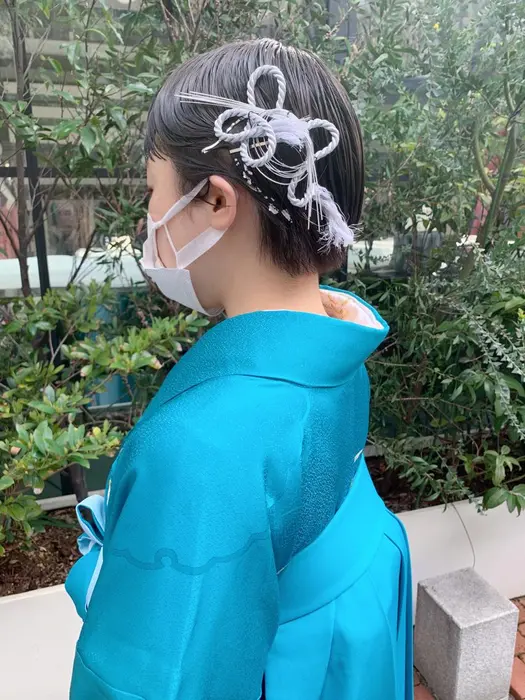 卒業式ヘアアレンジ ジェルでタイトに 素敵なお着物に水引や銀箔を Apartment401 402所属 千堂 真由のヘア カタログ ミニモ